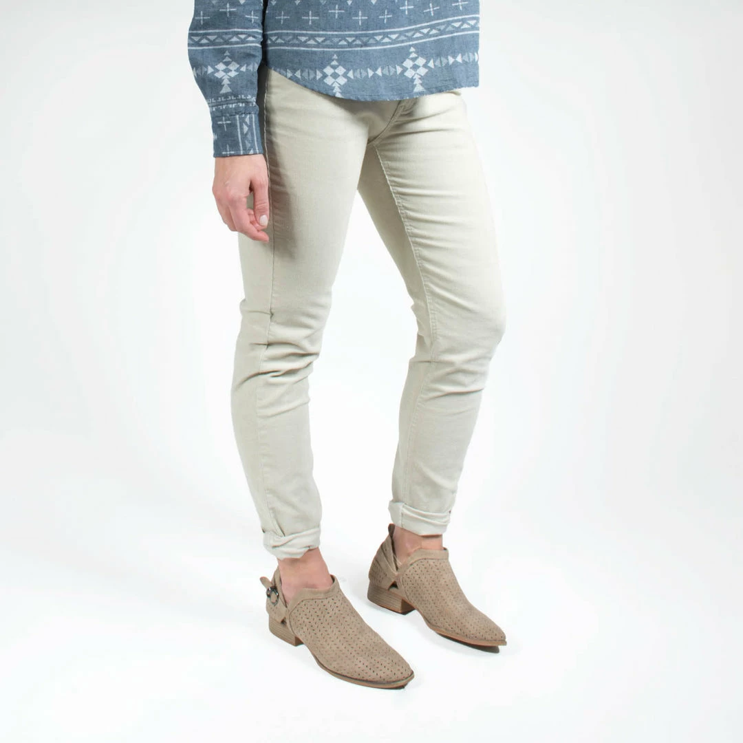 Mountain Khakis Women's Canyon Cord Skinny Pant | Classic Fit / Freestone