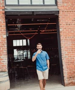 Mountain Khakis Men's Knox Dobby Short Sleeve Woven Shirt